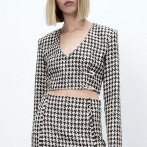 Zara Black and White Houndstooth Crop Top